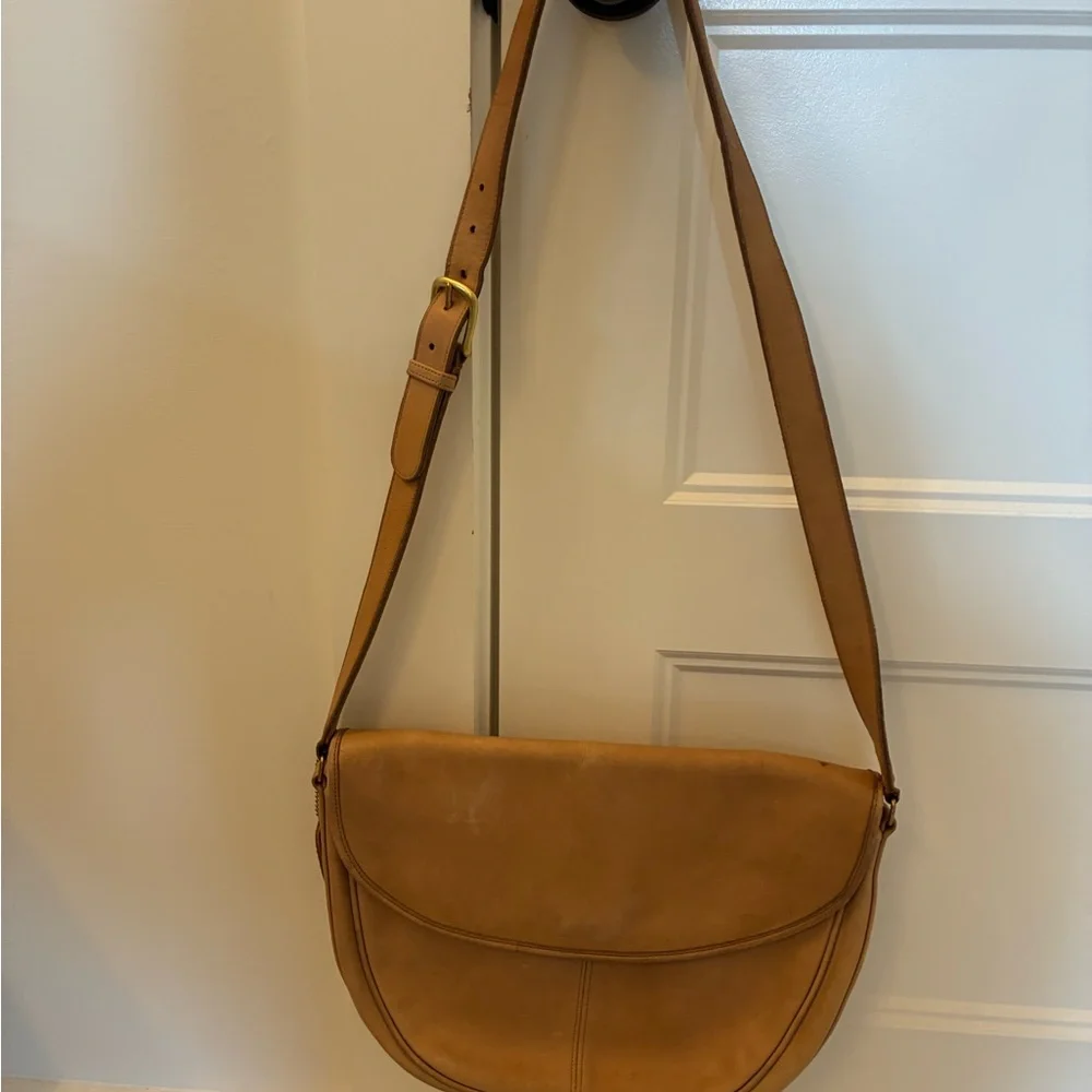 1980's Coach Town crossbody Leather purse
Marked Irregular - Picture 2 of 15